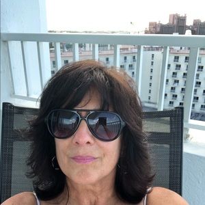 Meet your Posher, Brenda